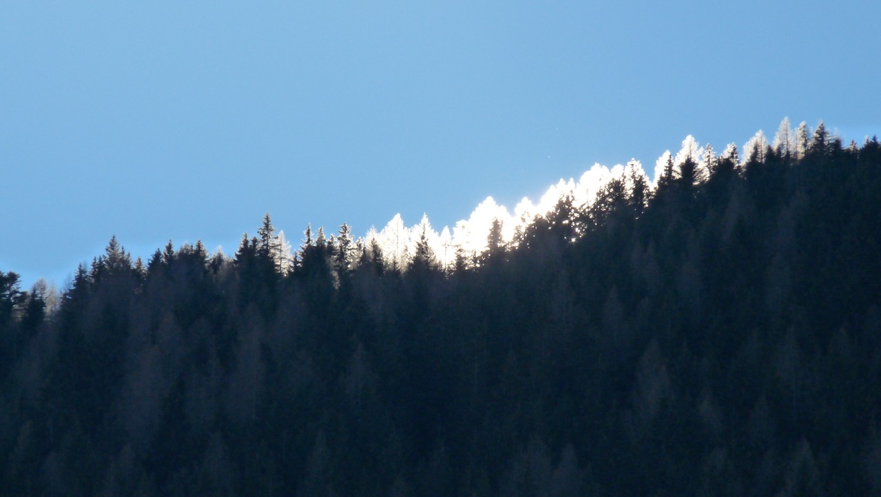 und schon verschwindet die Sonne hinter den Bergen