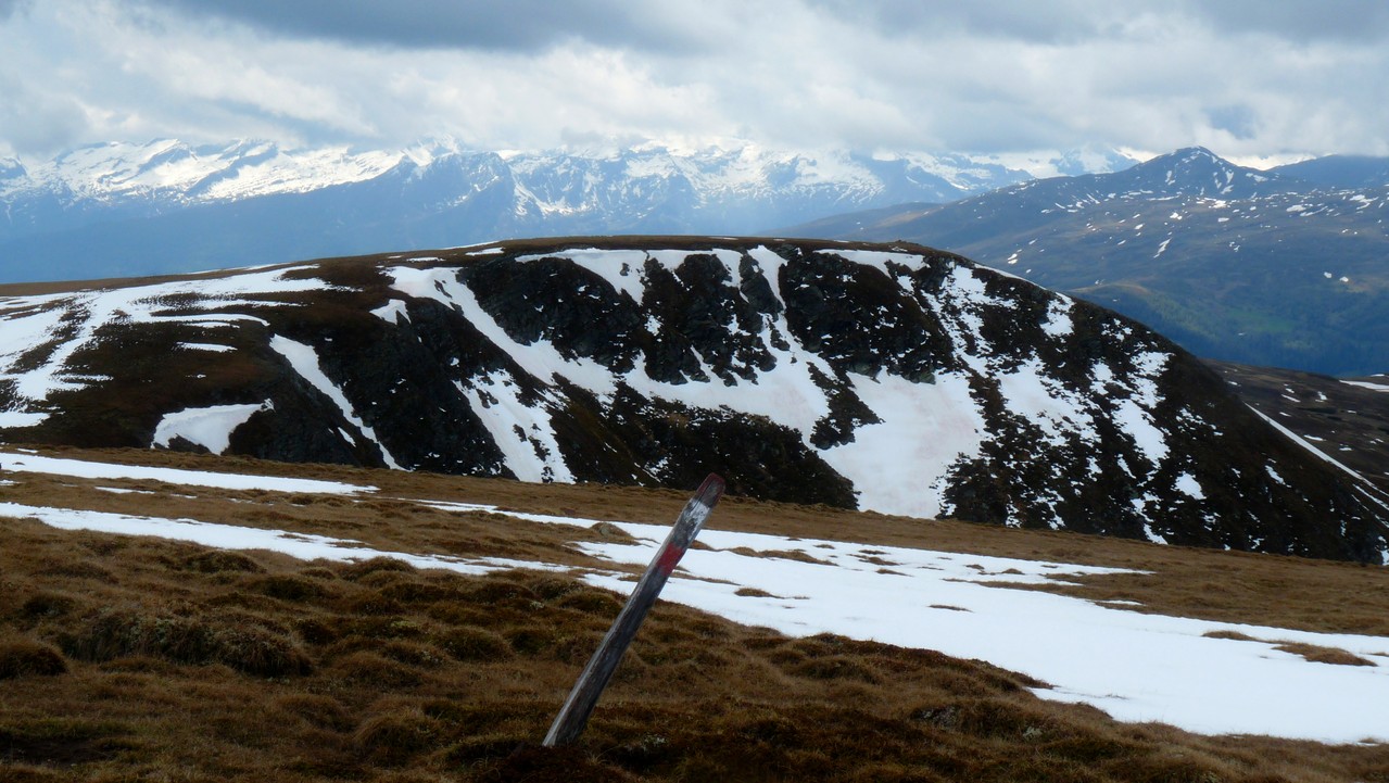 nach allen Seiten Berge Berge Berge