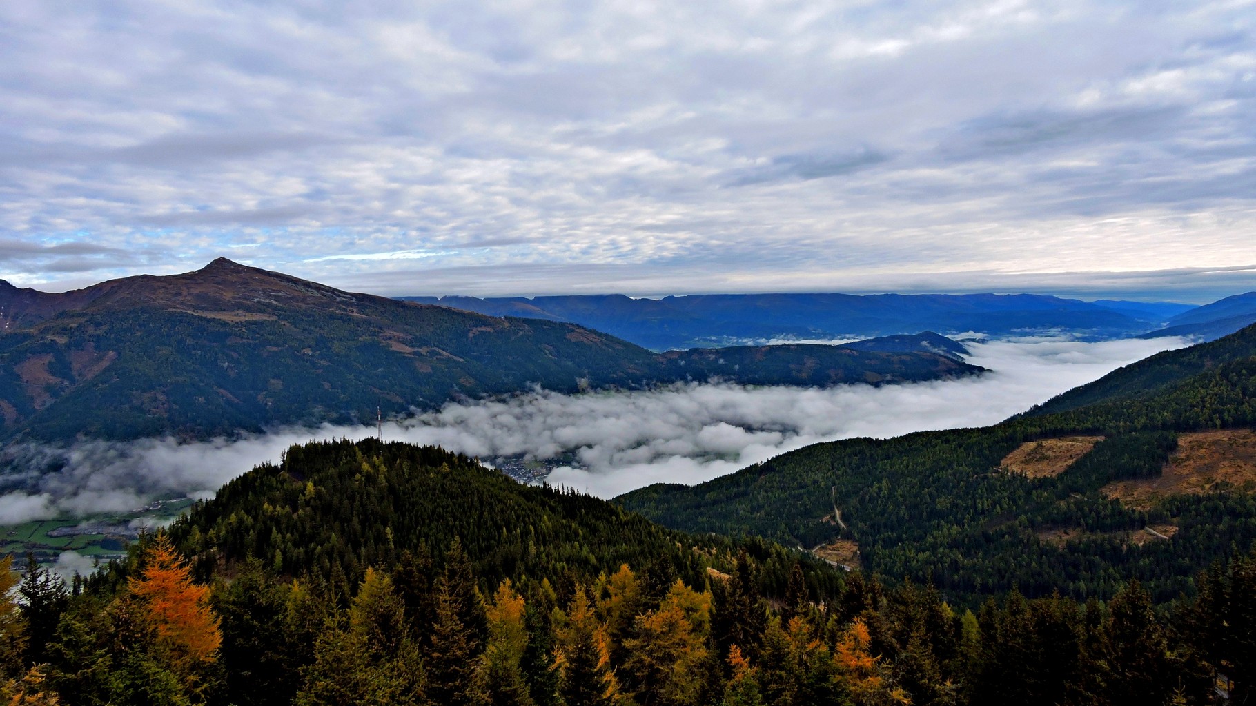 schon nach wenigen Minuten eröffnen sich uns herrliche Blicke ins Tal