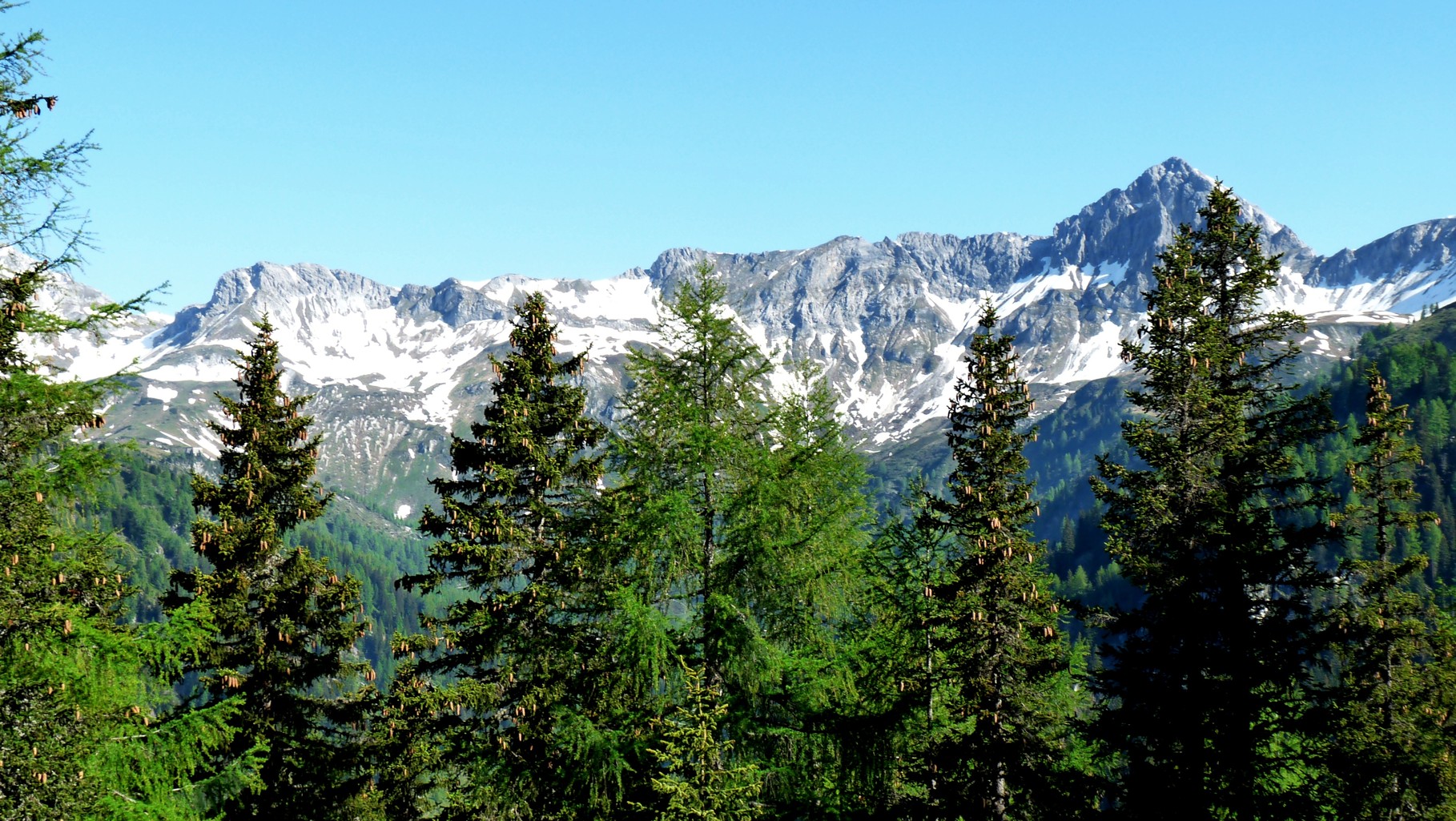 sieht man schon rundherum ein schönes Panorama