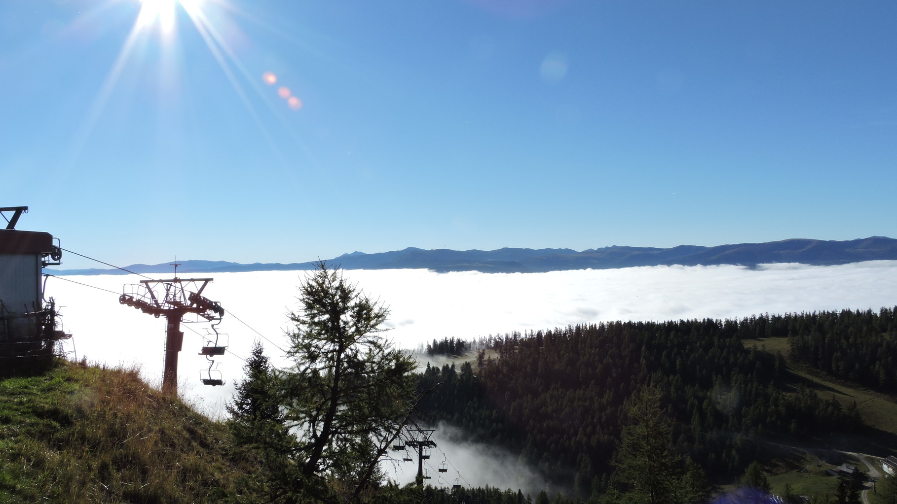 was für ein Nebelmeer unter uns