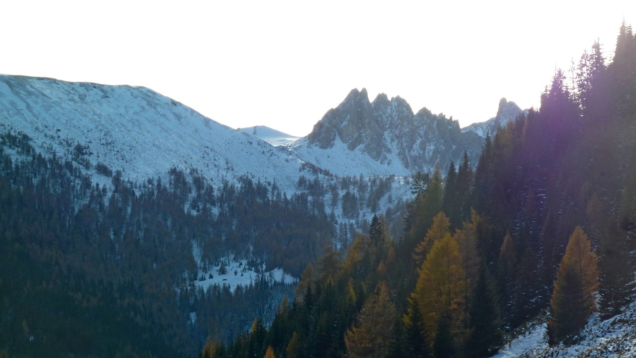 die Höll spitzt hervor